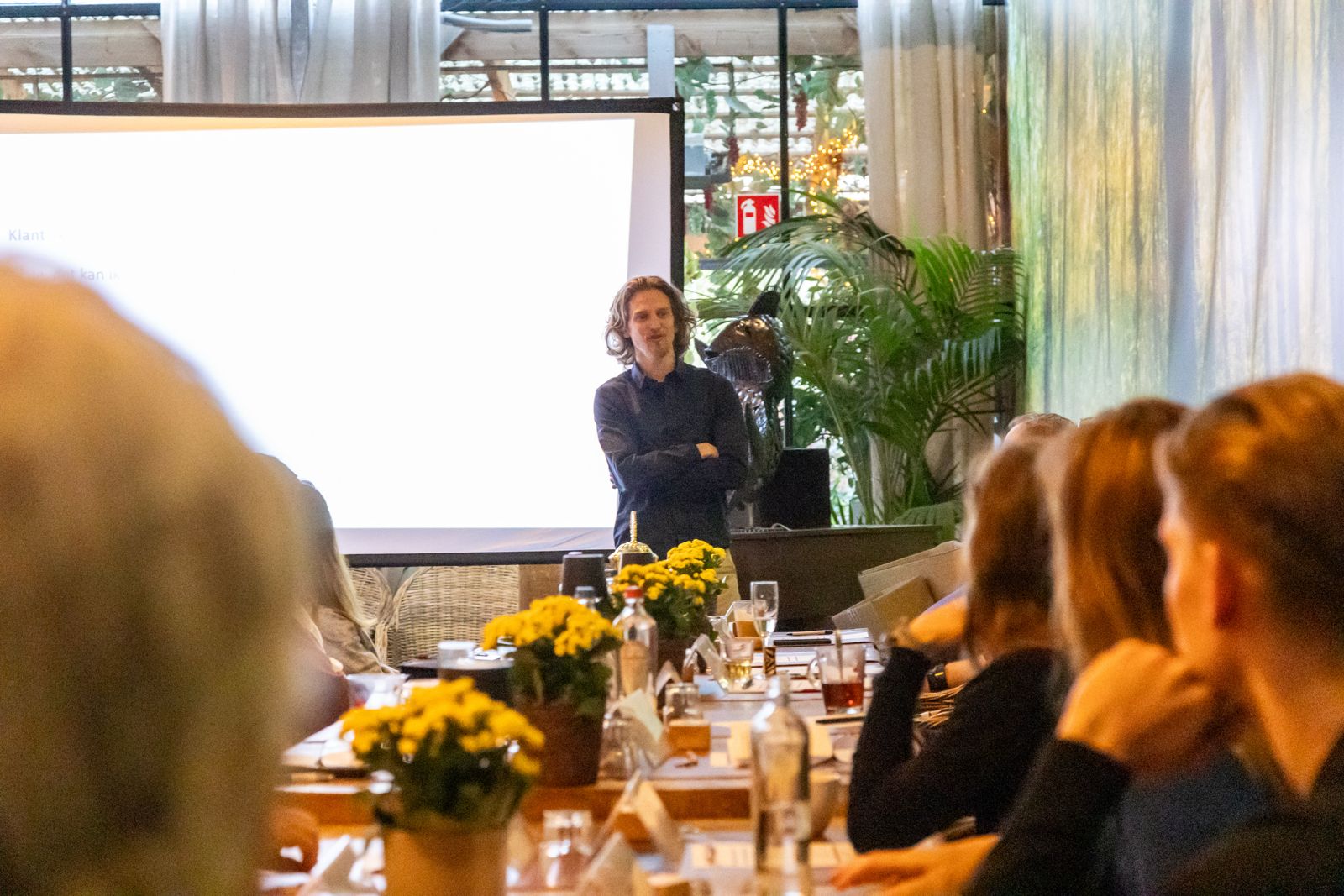 Gabriël speaking to an audience